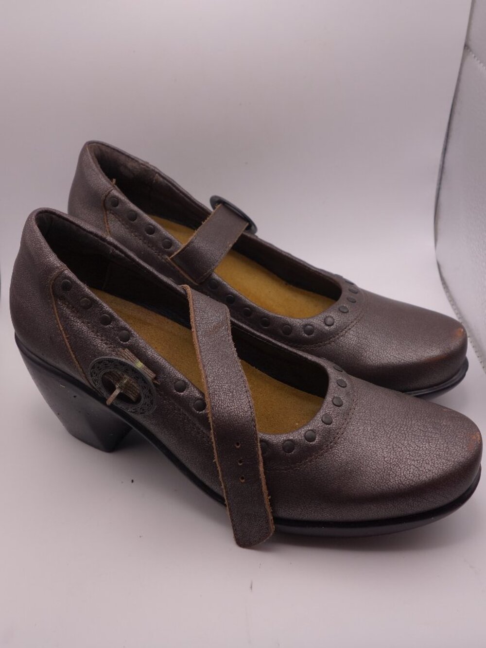 Naot Nobility Mary Jane Pumps EU 36 Metallic Bronze Studded Leather Heels